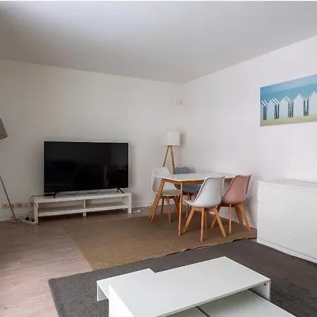 Champs Elysee Tour Effeil * Neuilly-sur-Seine